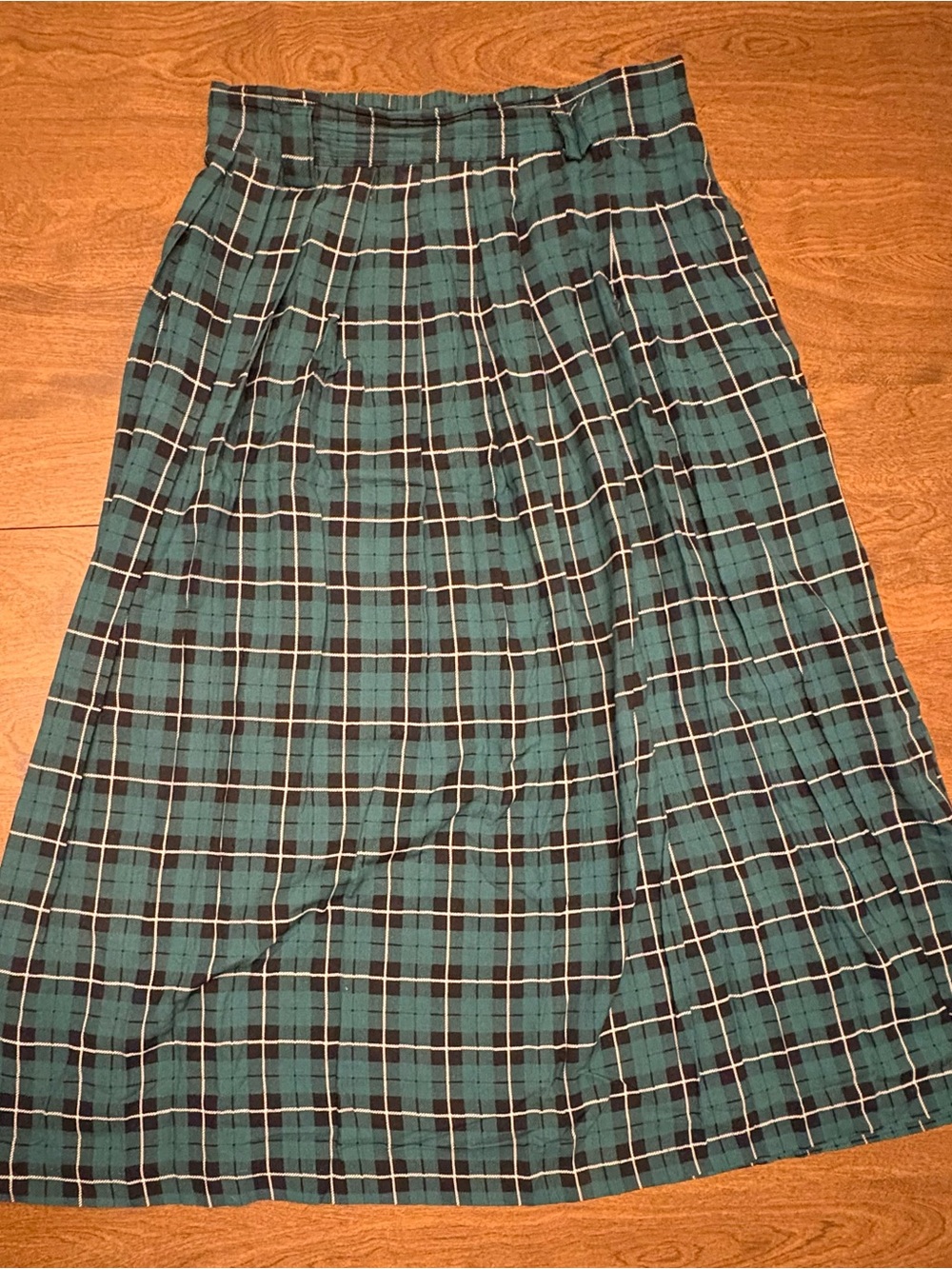 Briggs New York green and Black Plaid Midi Skirt